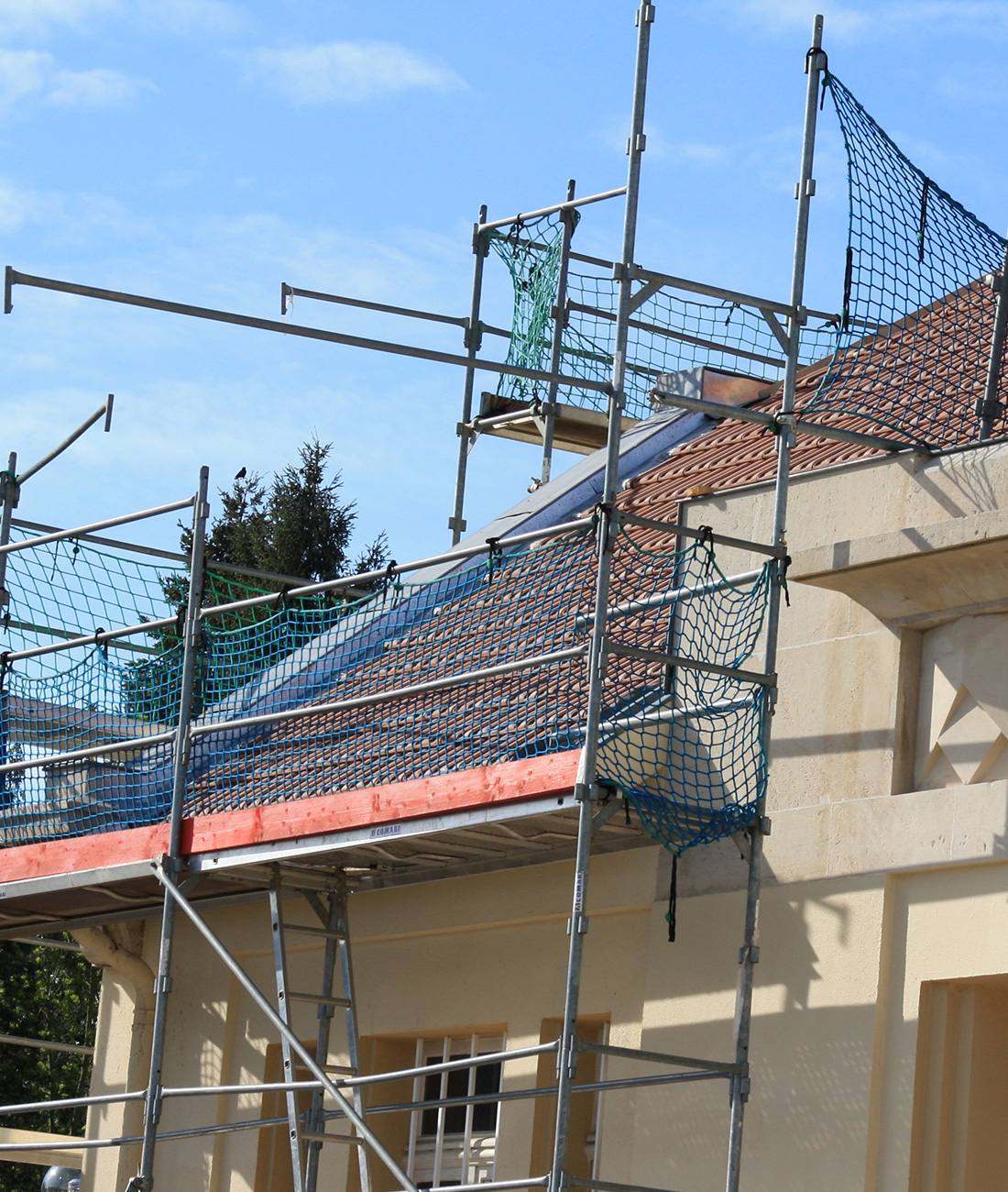 Rénovation de façade à Coye-la-Forêt - Artisan Couvreur Mouche dans l'Oise (60)